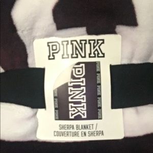 VS PINK SHERPA BLANKET NEW